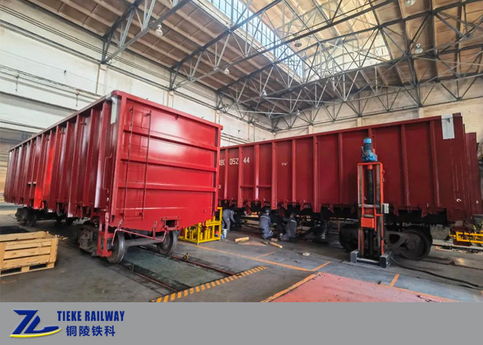 Toa xe than mở đường sắt khổ 1520mm với tải trọng 70T Tốc độ tối đa 120km/H. Tốc độ