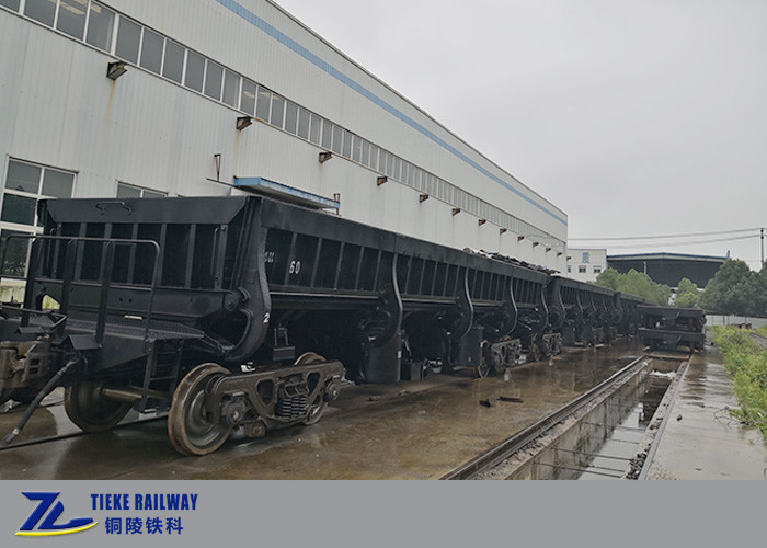 Quặng than Ballast Máy nén khí nén Side Tipping Dumper 60 Tấn Tải trọng 50 Km / H